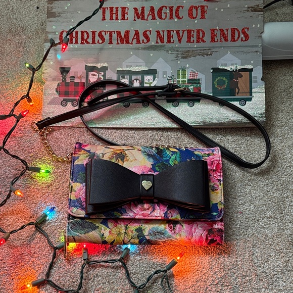 Betsey Johnson Floral Clutch with Black Bow - Picture 1 of 6